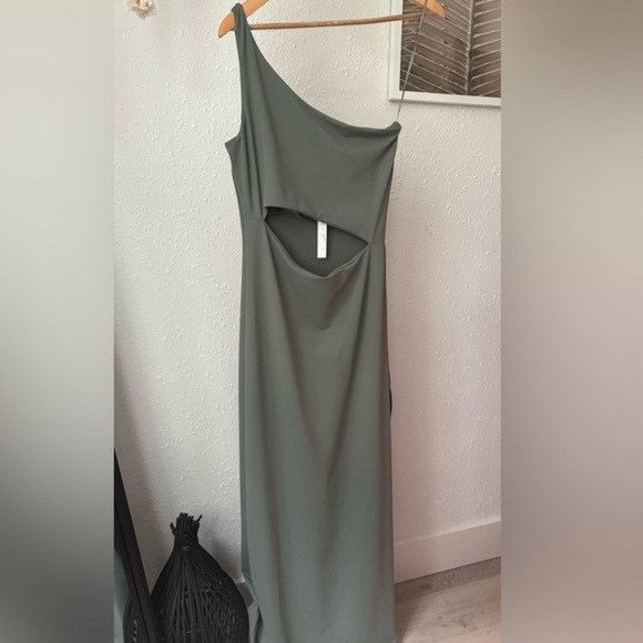 SUSANA MONACO REVOLVE GREEN MAXI DRESS - Picture 3 of 5